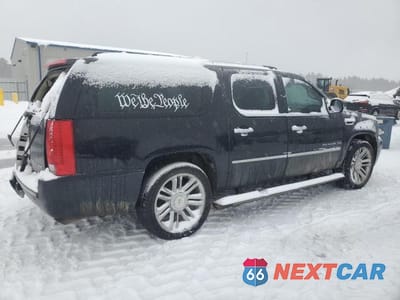 Trzecie zdjęcie samochodu z tyłu: 2010 CADILLAC ESCALADE ESV PLATINUM VIN:1GYUKKEF8AR279337 - miniatura