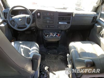 Zdjęcie 8 z 13 samochodu: 2019 CHEVROLET EXPRESS G2500 VIN:1GCWGBFP8K1156709 - miniatura