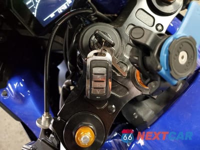 Zdjęcie 8 z 10 samochodu: 2022 YAMAHA YZFR7 VIN:JYARM38E3NA000777 - miniatura