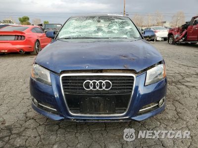 Piąte zdjęcie samochodu w środku: 2013 AUDI A3 PROGRESSIV VIN:WAUAECFM5DA029332 - miniatura