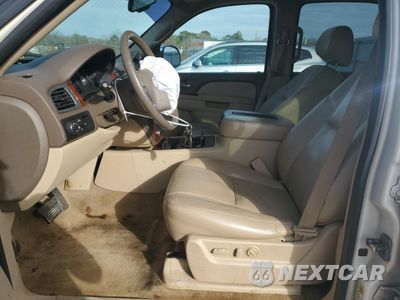 Zdjęcie 7 z 14 samochodu: 2011 CHEVROLET TAHOE C1500 LTZ VIN:1GNSCCE08BR393259 - miniatura