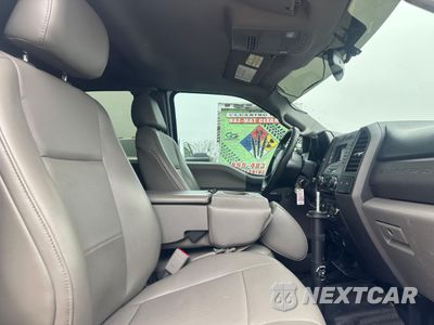 Piąte zdjęcie samochodu w środku: 2017 FORD F350 SUPER DUTY VIN:1FT8X3A68HEC57697 - miniatura
