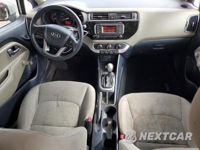 Zdjęcie 8 z 12 samochodu: 2016 KIA RIO LX VIN:KNADM4A30G6664163 - miniatura