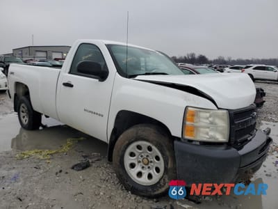 Czwarte zdjęcie samochodu z boku: 2011 CHEVROLET SILVERADO K1500 VIN:1GCNKPE05BF168945 - miniatura