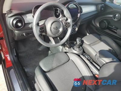 Zdjęcie 8 z 12 samochodu: 2023 MINI COOPER S VIN:WMW53DH01P2S94268 - miniatura