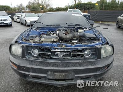 Piąte zdjęcie samochodu w środku: 2006 FORD MUSTANG VIN:1ZVFT80N565127010 - miniatura