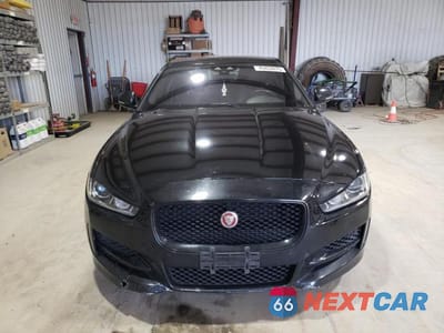 Piąte zdjęcie samochodu w środku: 2017 JAGUAR XE VIN:SAJAF4BV9HA951050 - miniatura