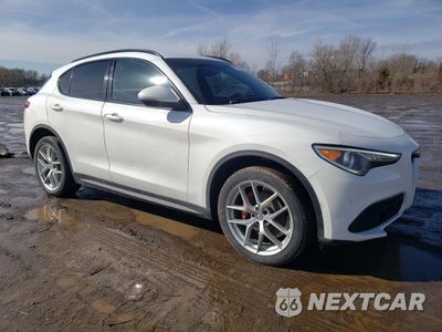 Czwarte zdjęcie samochodu z boku: 2018 ALFA ROMEO STELVIO TI SPORT VIN:ZASFAKNN7J7B72873 - miniatura