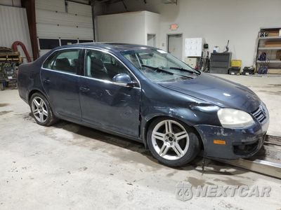 Czwarte zdjęcie samochodu z boku: 2005 VOLKSWAGEN NEW JETTA 2.5L OPTION PACKAGE 2 VIN:3VWDF71K25M613196 - miniatura