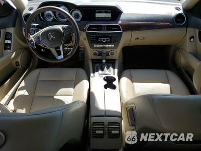 Zdjęcie 8 z 12 samochodu: 2014 MERCEDES-BENZ C 250 VIN:WDDGF4HB9EA932828 - miniatura