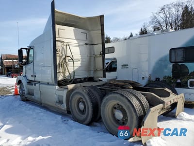 Trzecie zdjęcie samochodu z tyłu: 2016 VOLVO VN VNL VIN:4V4NC9EHXGN963859 - miniatura