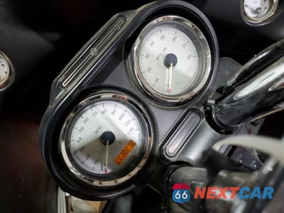 Zdjęcie 7 z 9 samochodu: 2013 HARLEY-DAVIDSON FLTRX ROAD GLIDE CUSTOM VIN:1HD1KHM16DB678616 - miniatura