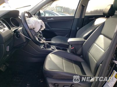 Zdjęcie 7 z 13 samochodu: 2018 VOLKSWAGEN TIGUAN SE VIN:3VV2B7AX3JM107177 - miniatura