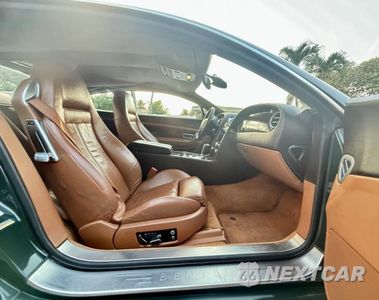 Piąte zdjęcie samochodu w środku: 2005 BENTLEY CONTINENTAL GT VIN:SCBCR63W35C025425 - miniatura