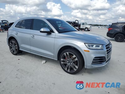 Czwarte zdjęcie samochodu z boku: 2018 AUDI SQ5 PREMIUM PLUS VIN:WA1A4AFY1J2155507 - miniatura