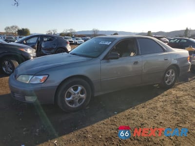 1997 LEXUS ES 300 JT8BF22GXV0057566 - główne zdjęcie licytacji z USA - miniatura