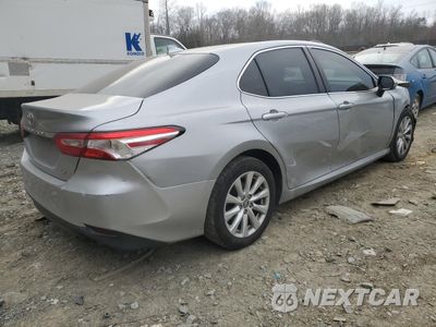 Trzecie zdjęcie samochodu z tyłu: 2020 TOYOTA CAMRY LE VIN:4T1L11AK6LU337460 - miniatura
