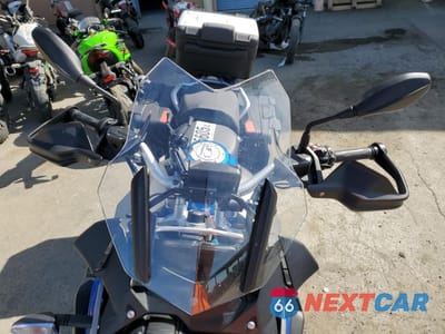 Piąte zdjęcie samochodu w środku: 2018 BMW R1200 GS VIN:WB10A6101JZ657706 - miniatura