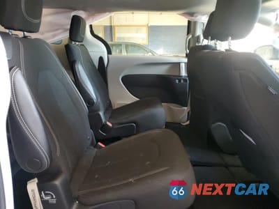 Zdjęcie 11 z 13 samochodu: 2023 CHRYSLER VOYAGER LX VIN:2C4RC1CG9PR525569 - miniatura