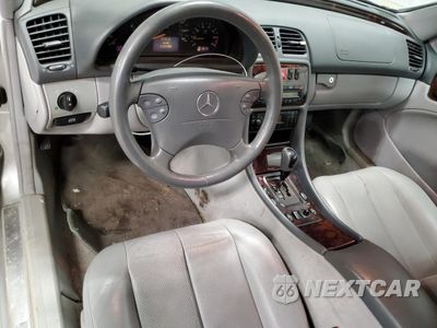 Zdjęcie 8 z 12 samochodu: 2001 MERCEDES-BENZ CLK 320 VIN:WDBLK65G01T079748 - miniatura