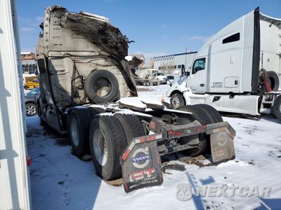 Trzecie zdjęcie samochodu z tyłu: 2023 VOLVO VNL SEMI TRUCK VIN:4V4NC9EH5PN624572 - miniatura