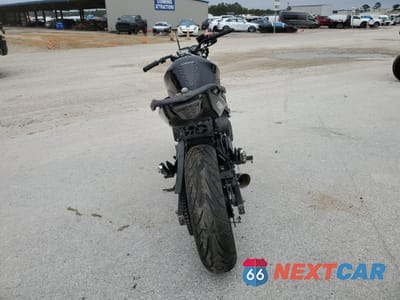 Czwarte zdjęcie samochodu z boku: 2009 YAMAHA FZ6 R VIN:JYARJ18E39A000846 - miniatura