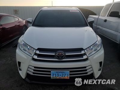 Piąte zdjęcie samochodu w środku: 2019 TOYOTA HIGHLANDER SE VIN:5TDKZRFH5KS301184 - miniatura