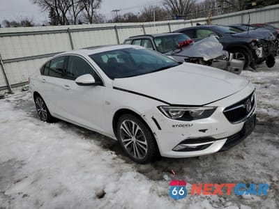 Czwarte zdjęcie samochodu z boku: 2018 BUICK REGAL ESSENCE VIN:W04GP6SX2J1052100 - miniatura