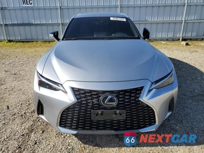 Piąte zdjęcie samochodu w środku: 2022 LEXUS IS 300 VIN:JTHDA1D25N5119851 - miniatura