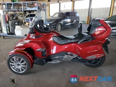Trzecie zdjęcie samochodu z tyłu: 2015 CAN-AM SPYDER ROADSTER RT VIN:2BXNBDD20FV000895 - miniatura