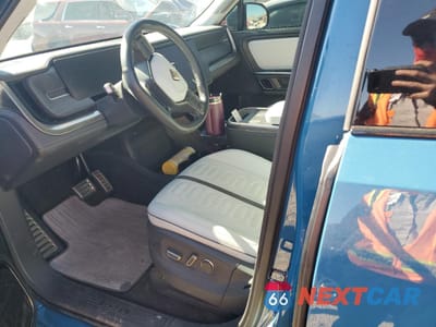 Zdjęcie 7 z 13 samochodu: 2023 RIVIAN R1T ADVENTURE VIN:7FCTGAAA0PN021721 - miniatura