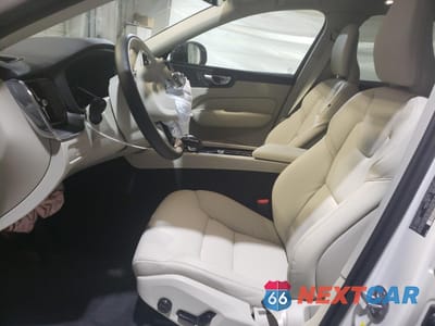 Zdjęcie 7 z 16 samochodu: 2025 VOLVO XC60 CORE VIN:YV4M12RJ2S1103050 - miniatura