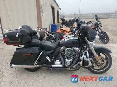 2011 HARLEY-DAVIDSON FLHX 1HD1KBM18BB603569 - główne zdjęcie licytacji z USA - miniatura