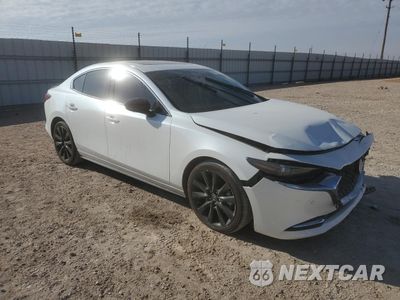 Czwarte zdjęcie samochodu z boku: 2024 MAZDA 3 PREMIUM PLUS VIN:3MZBPBEY3RM407459 - miniatura