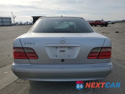 Zdjęcie 6 z 14 samochodu: 2001 MERCEDES-BENZ E 320 VIN:WDBJF65J91B344101 - miniatura
