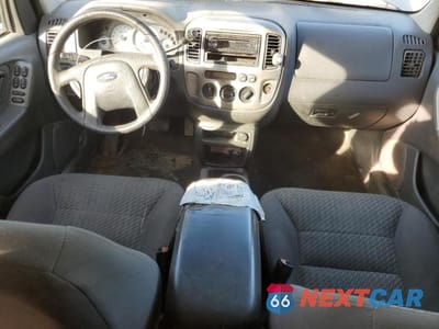 Zdjęcie 8 z 13 samochodu: 2004 FORD ESCAPE XLT VIN:1FMYU03154KA31956 - miniatura