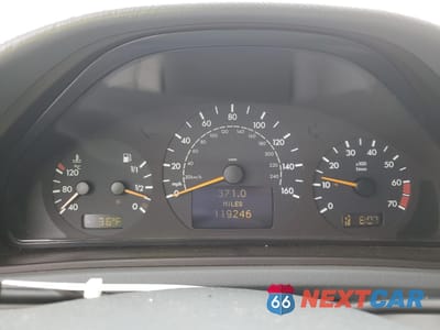 Zdjęcie 9 z 12 samochodu: 2001 MERCEDES-BENZ CLK 320 VIN:WDBLK65G91T068487 - miniatura
