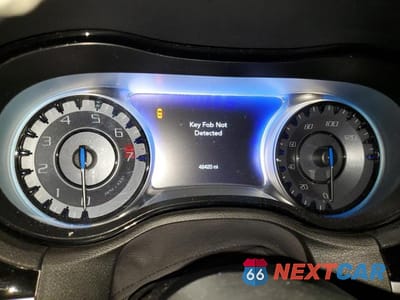 Zdjęcie 9 z 12 samochodu: 2023 CHRYSLER 300 S VIN:2C3CCAGGXPH588402 - miniatura