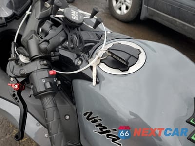 Zdjęcie 8 z 10 samochodu: 2018 KAWASAKI EX650 J VIN:JKAEXEJ16JDA02803 - miniatura