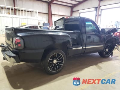 Trzecie zdjęcie samochodu z tyłu: 2000 GMC NEW SIERRA C1500 VIN:1GTEC14T2YZ291728 - miniatura