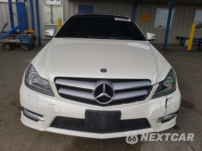 Piąte zdjęcie samochodu w środku: 2012 MERCEDES-BENZ C 250 VIN:WDDGJ4HBXCF856583 - miniatura
