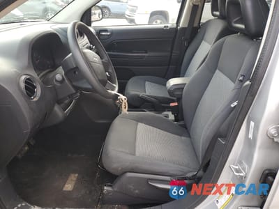 Zdjęcie 7 z 15 samochodu: 2009 JEEP COMPASS SPORT VIN:1J4FT47A79D124239 - miniatura