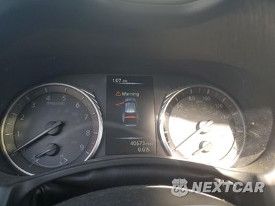Zdjęcie 9 z 12 samochodu: 2019 INFINITI Q50 LUXE VIN:JN1EV7AP4KM519188 - miniatura