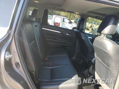 Zdjęcie 12 z 15 samochodu: 2018 TOYOTA HIGHLANDER SE VIN:5TDJZRFH9JS862367 - miniatura