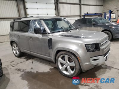 Czwarte zdjęcie samochodu z boku: 2022 LAND ROVER DEFENDER 110 XS EDITION VIN:SALEW7RU2N2098360 - miniatura