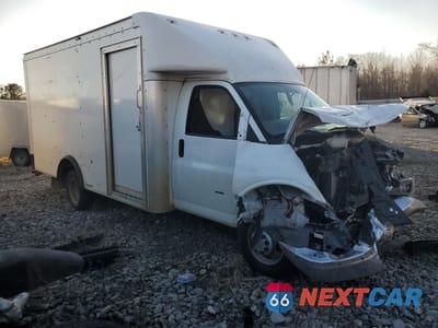 Czwarte zdjęcie samochodu z boku: 2022 CHEVROLET EXPRESS G3500 VIN:1GB3GSC75N1265001 - miniatura