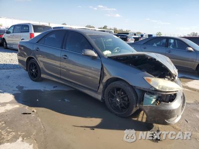 Czwarte zdjęcie samochodu z boku: 2005 TOYOTA CAMRY LE VIN:4T1BE32K35U970611 - miniatura