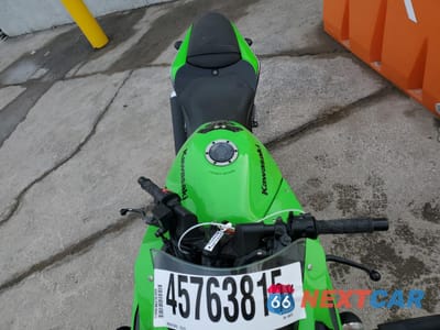 Piąte zdjęcie samochodu w środku: 2011 KAWASAKI EX250 J VIN:JKAEXMJ10BDA84295 - miniatura