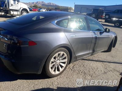 Trzecie zdjęcie samochodu z tyłu: 2016 TESLA MODEL S VIN:5YJSA1E22GF178863 - miniatura