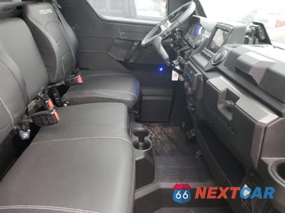 Piąte zdjęcie samochodu w środku: 2024 POLARIS RANGER CREW XP 1000 NORTHSTAR ULTIMATE VIN:4XARSY998R8083930 - miniatura